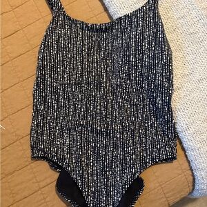 Athleta XL Black & White Patterned One-Piece Swimsuit